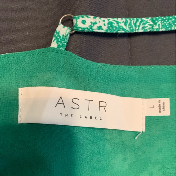 ASTR The Label Women’s Gabrielle Dress in Green Apple Ditsy. Size L - Picture 11 of 11